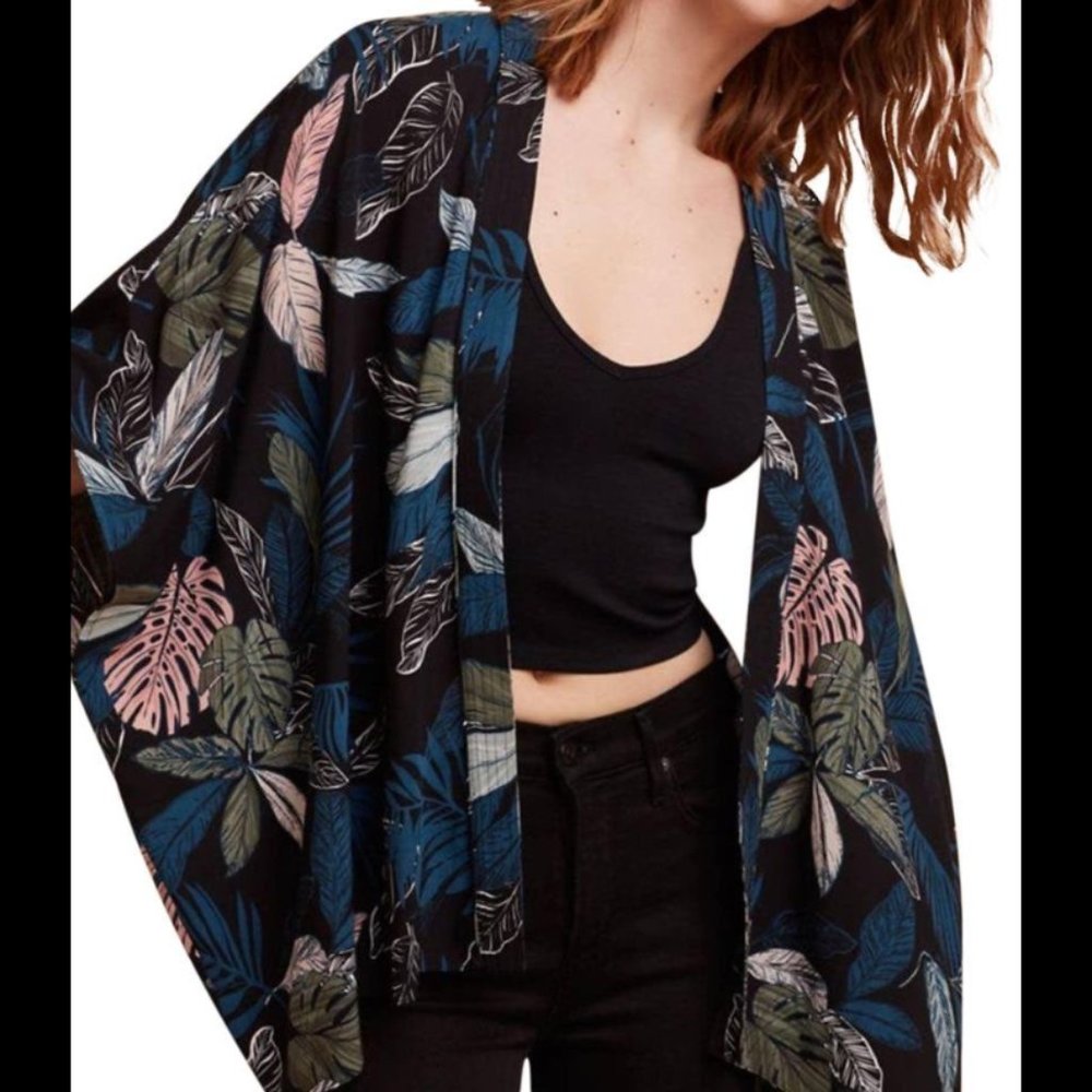 Aritzia Talula Kimono